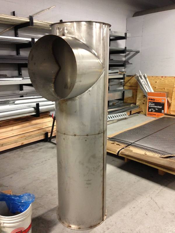 Round duct with branch tap fitting