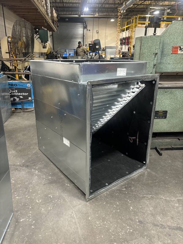 Adaptor curb with lined interior