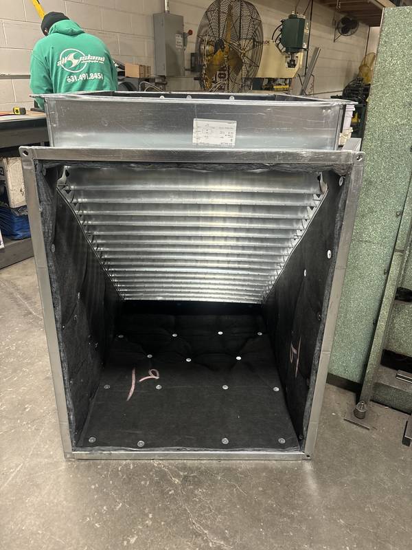 Adaptor curb front view with louver